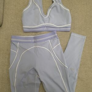 ALO Yoga Heart Throb Winter Frost Set